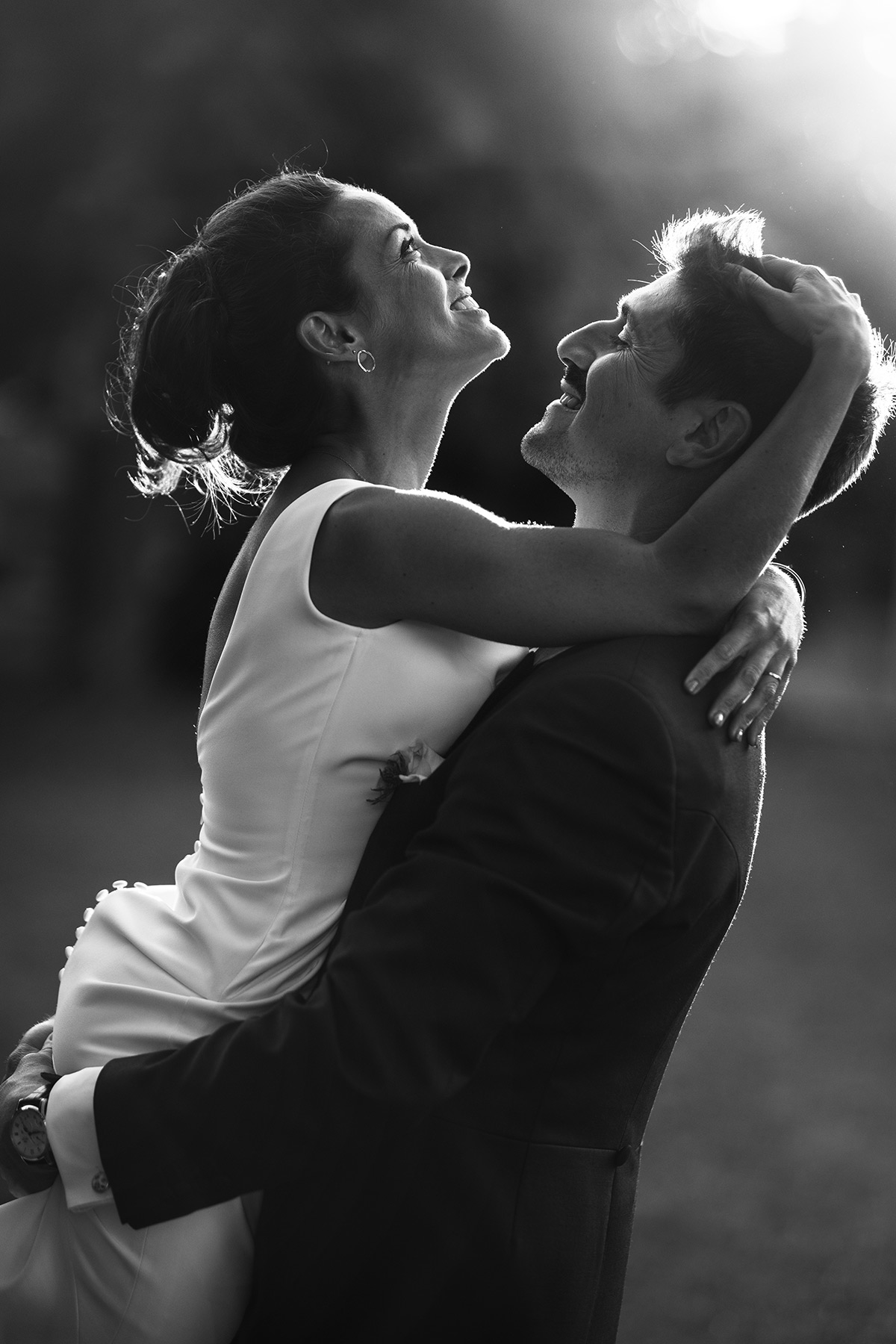 Mariage en noir et blanc à Paris, photo artistique par PICOLA